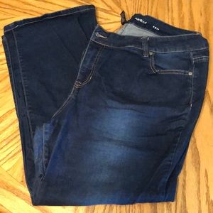 Avenue Denim Boot Cut dark.